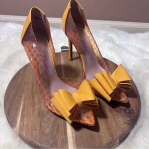 Betsey Johnson Kaison Yellow and Orange Bow Heels Size 6